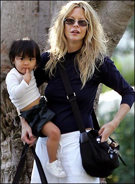 美国甜心领养中国女儿 梅格·瑞恩:这是天意